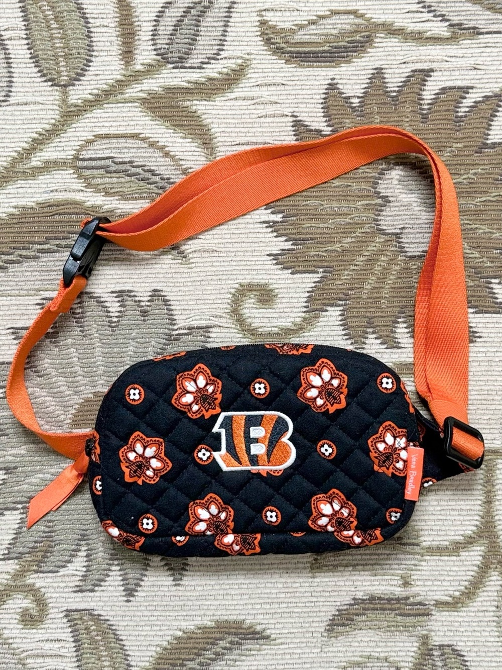 Vera Bradley Cincinnati Bengals Mini Belt Bag Fanny Waist Pack Crossbody - Picture 2 of 6